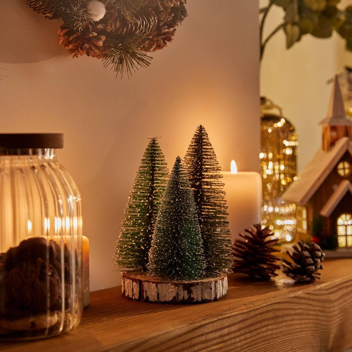 3 sapins sur rondin de bois, 20 cm — vue 2