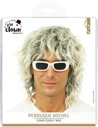 Perruque blonde à bouclettes et frange, style années 70 — visuel 4