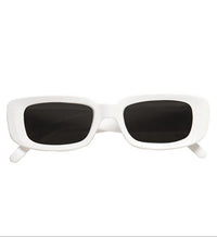 Lunettes blanches à verres noirs, style années 70 — visuel 2