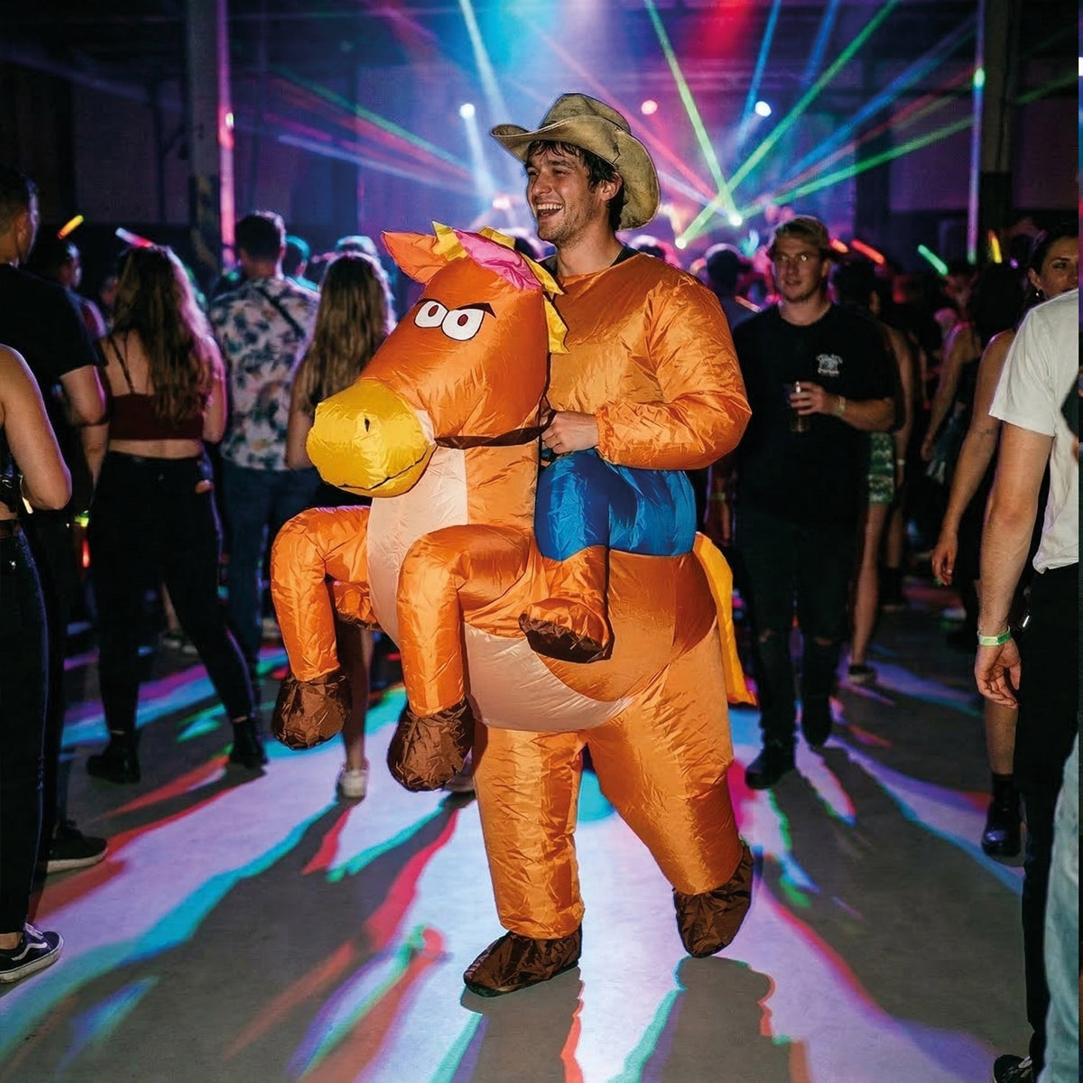 Costume gonflable cowboy sur son cheval, adulte — vue 4