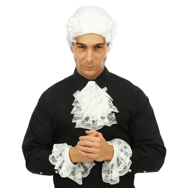 Jabot et manchettes en dentelle
