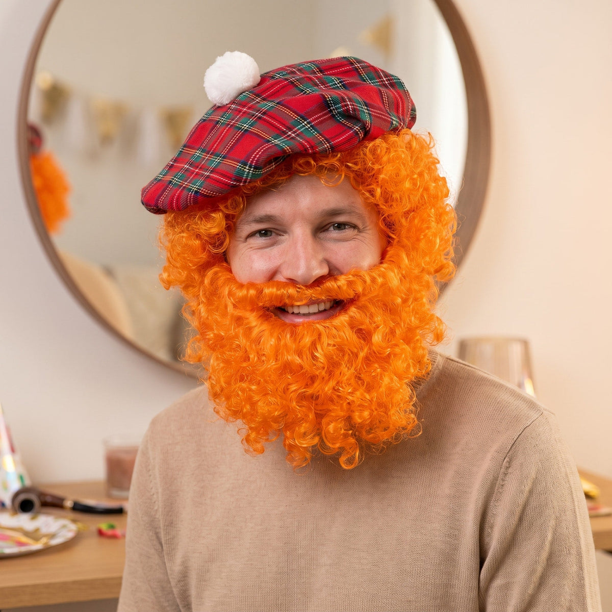 Perruque écossaise rousse frisée avec barbe attachée