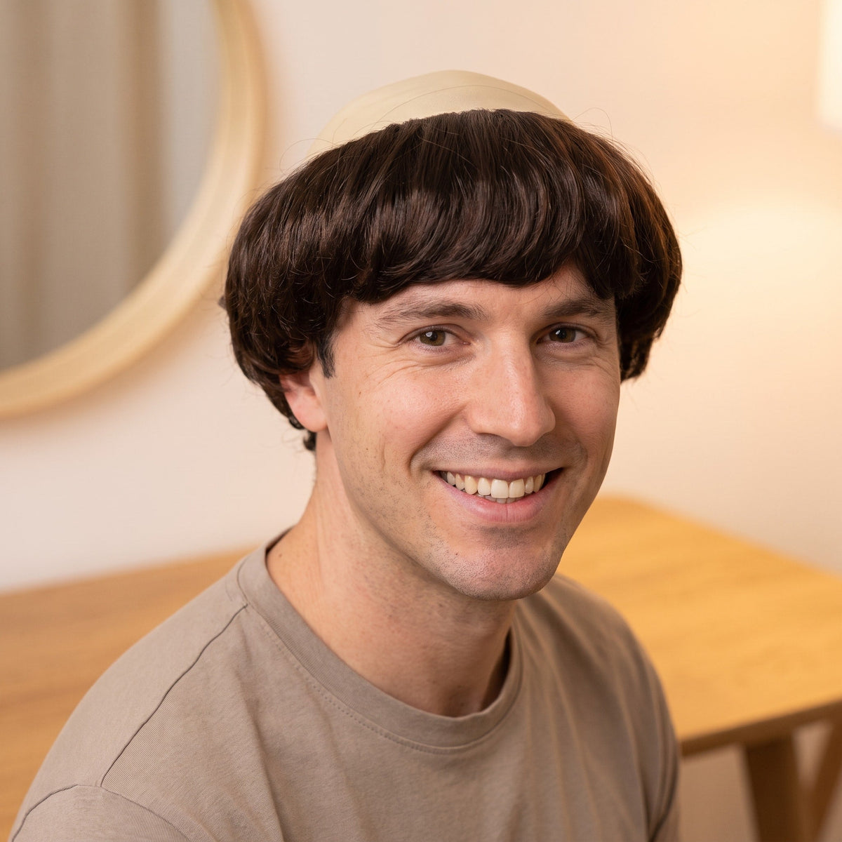 Tonsure de moine, faux crâne avec cheveux sur les côtés